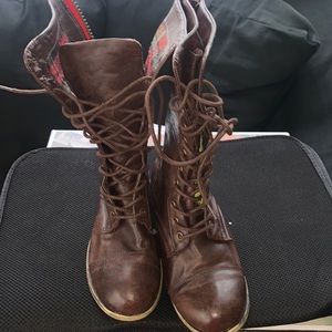 Steve Madden combat boots sz 7